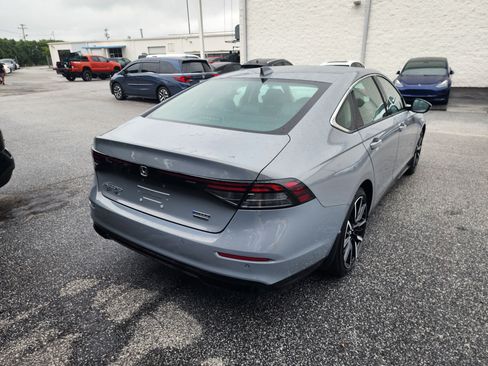 Certified 2025 Honda Accord Touring image 4