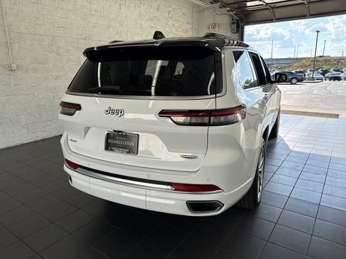 Used 2024 Jeep Grand Cherokee L Summit w/ Luxury Tech Group V AWD/4WD image 7