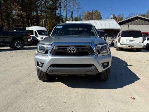 Used 2014 Toyota Tacoma 4x4 Double Cab w/ SR5 Package image 12