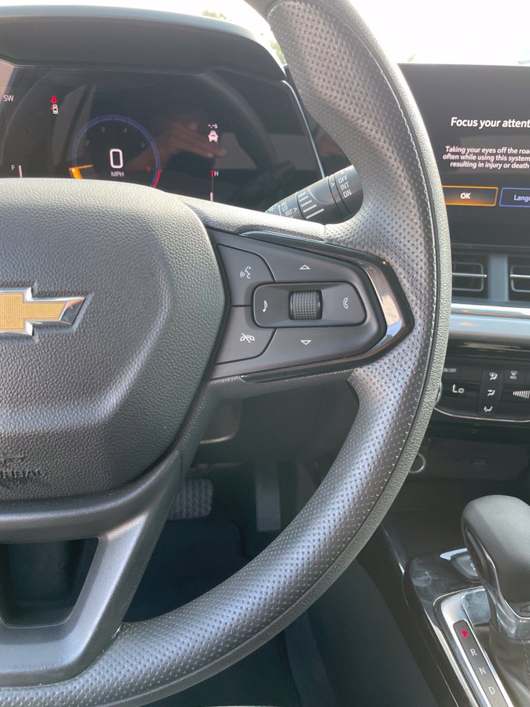 Used 2025 Chevrolet Trax LT FWD image 14