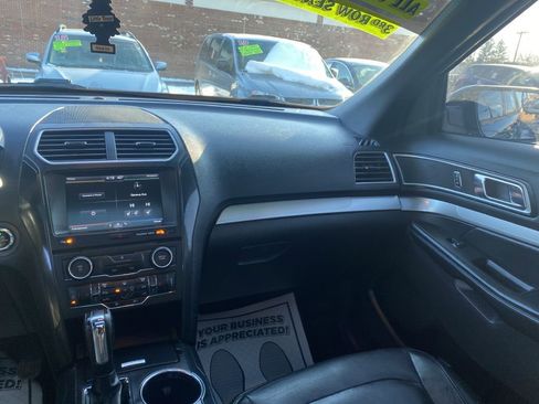 Used 2016 Ford Explorer XLT w/ Equipment Group 202A image 11