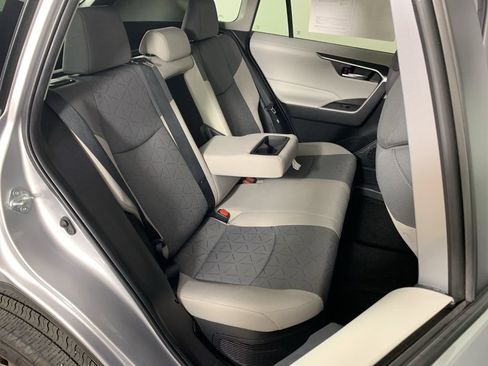 Used 2022 Toyota RAV4 XLE w/ Convenience Package image 33