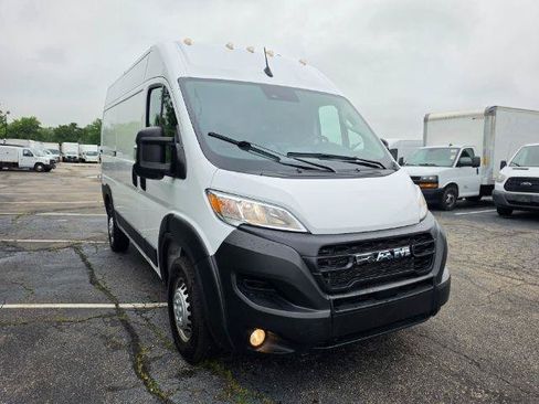 Used 2025 RAM ProMaster 2500 w/ Convenience Group FWD image 3