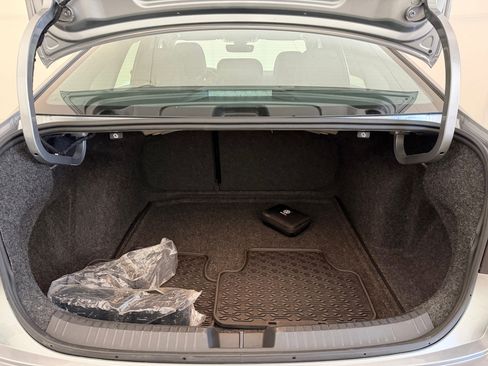 Used 2024 Volkswagen Jetta SE w/ Panoramic Sunroof Package FWD image 29