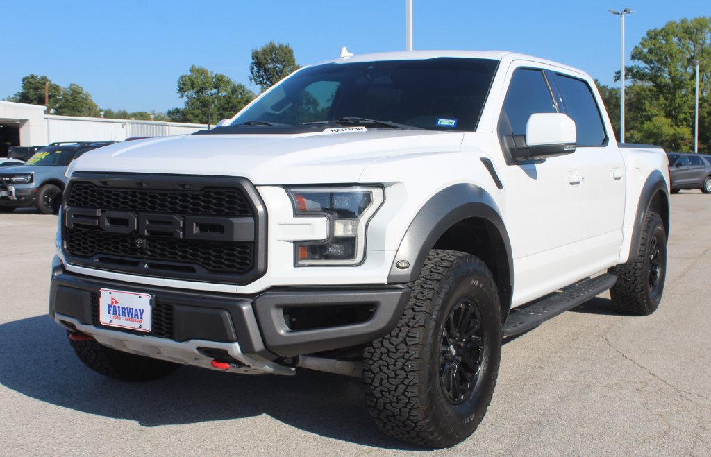 Used 2019 Ford F150 Raptor w/ Equipment Group 802A Luxury AWD/4WD image 3