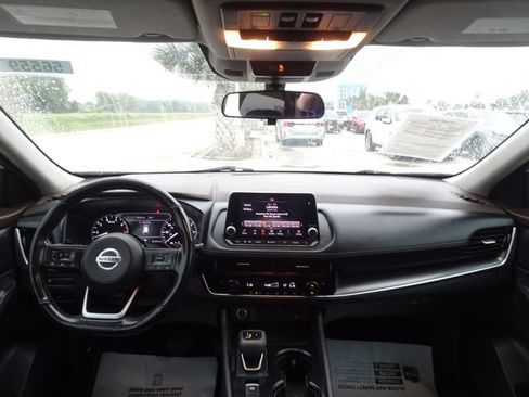 Used 2021 Nissan Rogue SV w/ Premium Package FWD image 11