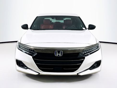 Used 2022 Honda Accord Sport image 2