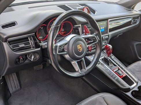 Used 2021 Porsche Macan image 10
