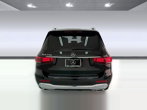 Certified 2023 Mercedes-Benz GLB 250 image 9