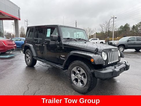 Used 2017 Jeep Wrangler Unlimited Sahara w/ Connectivity Group AWD/4WD image 9