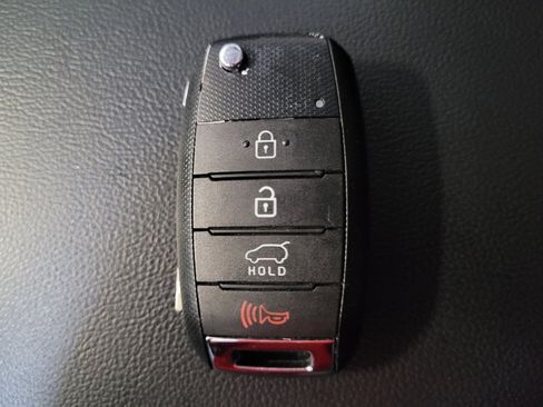 Used 2019 Kia Sorento FWD image 32