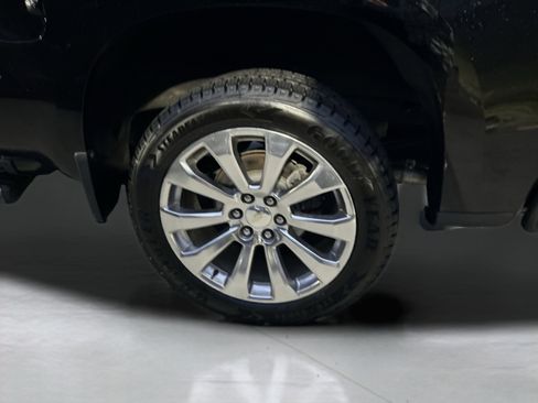 Used 2021 Chevrolet Silverado 1500 High Country image 28