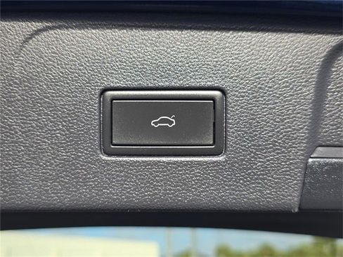 Used 2022 Volkswagen Atlas SE w/ Black Wheel Package image 27