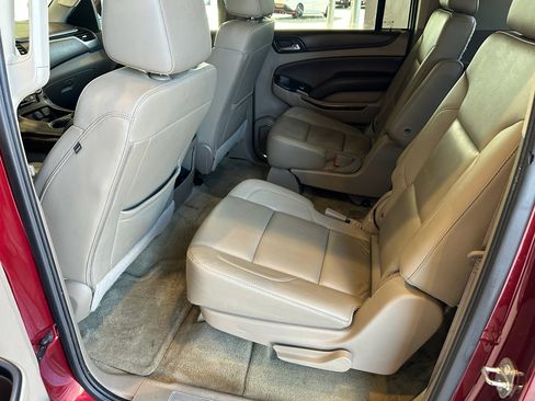Used 2016 Chevrolet Suburban LT image 27