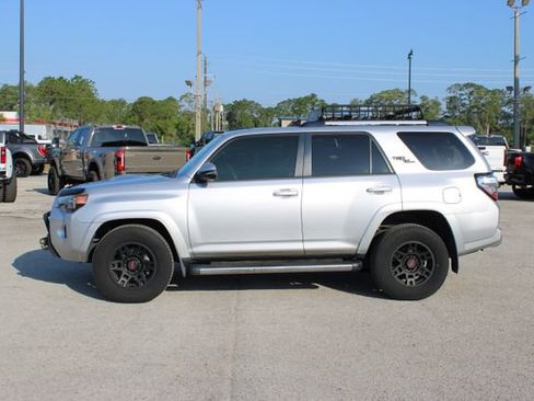 Used 2018 Toyota 4Runner TRD Off-Road Premium AWD/4WD image 6