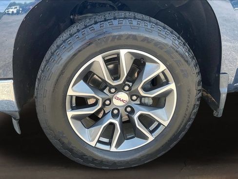 Used 2022 Chevrolet Silverado 1500 LT AWD/4WD image 34