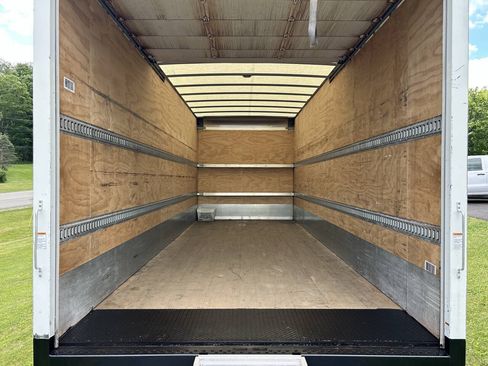 Used 2023 Ford F650 2WD Regular Cab Super Duty image 15