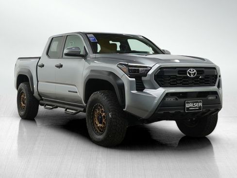 Used 2024 Toyota Tacoma TRD Off-Road image 7