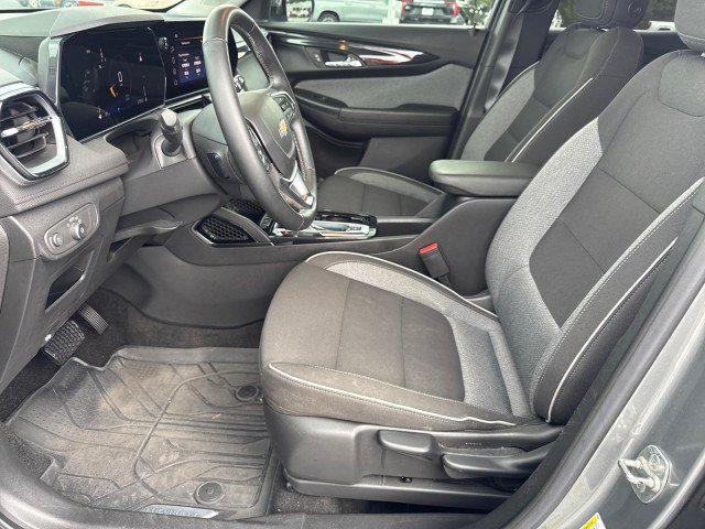 Used 2024 Chevrolet TrailBlazer LT w/ LT Cold Weather Package FWD image 16