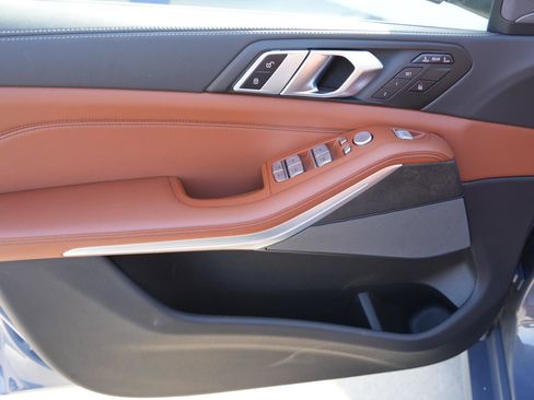 Used 2024 BMW X7 xDrive40i w/ Premium Package image 14