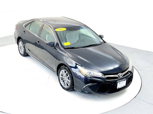 Certified 2017 Toyota Camry SE image 13