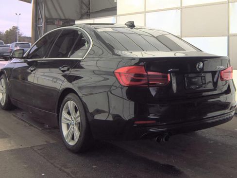 Used 2018 BMW 330i xDrive Sedan w/ Convenience Package image 4