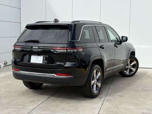 Used 2022 Jeep Grand Cherokee Limited AWD/4WD image 7