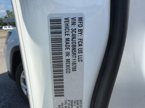 Used 2024 Jeep Compass Latitude AWD/4WD image 25