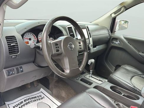Used 2012 Nissan Frontier PRO-4X AWD/4WD image 17