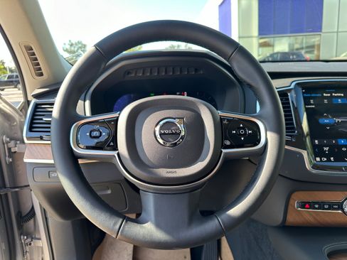 Used 2025 Volvo XC90 B6 Plus w/ Protection Package Premier image 13