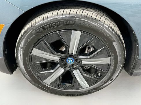 Certified 2024 BMW iX xDrive50 w/ Premium Package AWD/4WD image 31