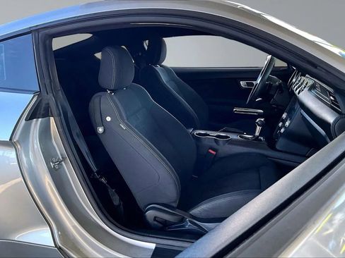 Used 2020 Ford Mustang Coupe image 25