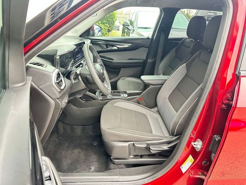 Used 2025 Chevrolet TrailBlazer LT image 27