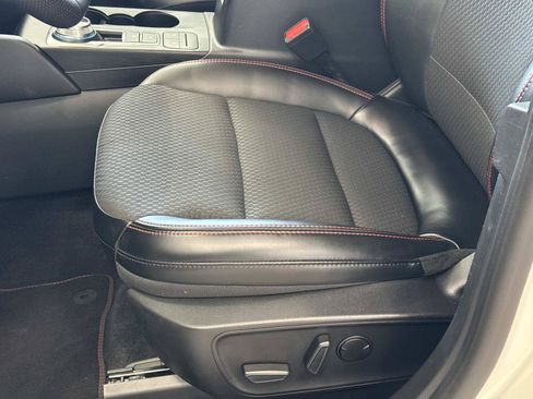 Used 2023 Ford Escape ST-Line Select AWD/4WD image 12