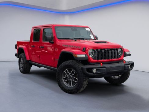 Used 2024 Jeep Gladiator Mojave image 2