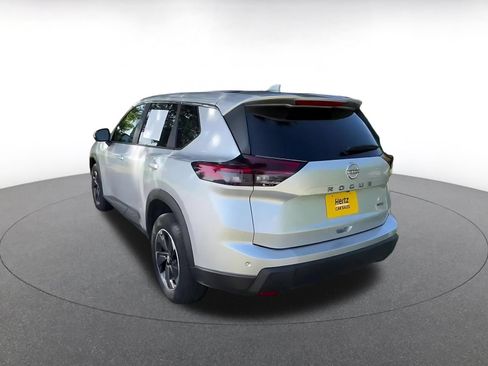 Used 2025 Nissan Rogue SV AWD/4WD image 10