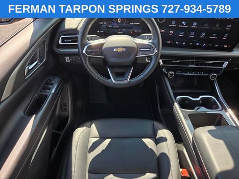 Used 2025 Chevrolet Traverse LT FWD image 16