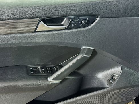 Used 2021 Volkswagen Passat 2.0T R-Line image 24