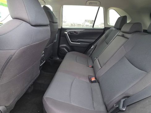 Used 2022 Toyota RAV4 LE AWD/4WD image 13