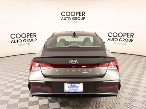 Certified 2026 Hyundai Elantra SEL Sport Premium w/ Cargo Package FWD image 22