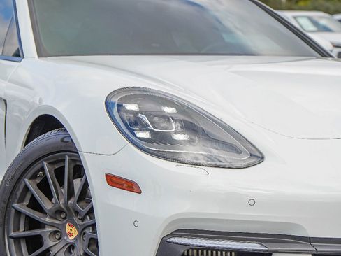 Used 2018 Porsche Panamera 4S image 2