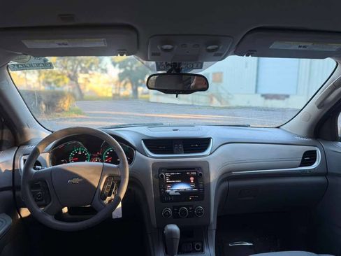 Used 2017 Chevrolet Traverse LS image 10
