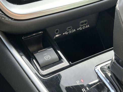 Used 2025 Subaru Outback Touring image 29