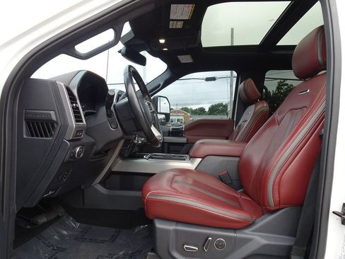 Used 2022 Ford F350 Platinum AWD/4WD image 8
