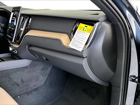 New 2026 Volvo XC60 B5 Plus w/ Protection Package Premier AWD/4WD image 9