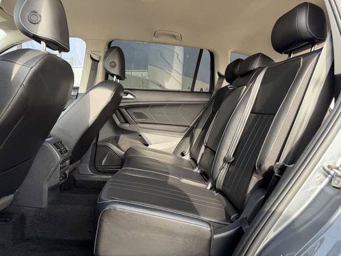 Used 2024 Volkswagen Tiguan SE AWD/4WD image 29