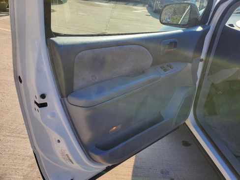 Used 2003 Toyota Sienna LE image 17