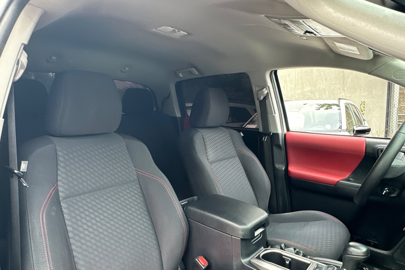 Used 2020 Toyota Tacoma SR5 RWD image 29