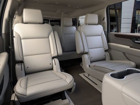 New 2026 GMC Yukon XL Denali w/ Denali Reserve Package image 17