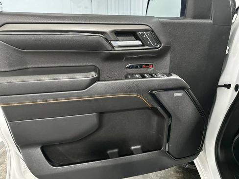 Used 2023 GMC Sierra 1500 AT4 w/ Technology Package AWD/4WD image 13